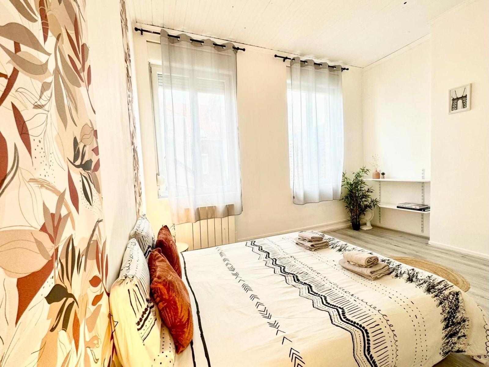 * The Gold Time * Appartement Confort * Centre-Ville Calais Exterior photo